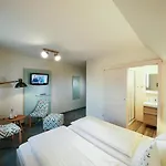 Deichhotel Grube 2*
