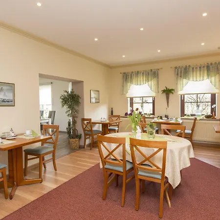 格鲁贝蒂奇酒店 2*