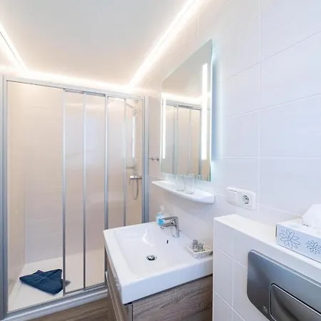 Deichhotel Grube 2*
